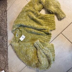 Versona Olive Fuzzy Sweater